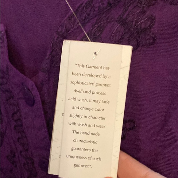Final Price 💜 Purple Embroidered Women's Top NWT - Picture 3 of 10